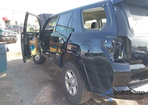 2023 Toyota 4Runner Sr5 z USA, uszkodzony, nr VIN JTEMU5JR1P6125611